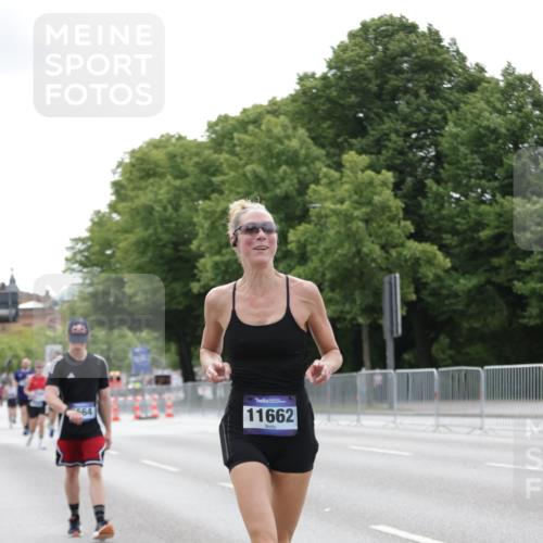 29.06.2025 - hella hamburg halbmarathon Jannik Wohlers http://msf.ph/oto/8199384 29.06.2025 10:25:07 Lombardsbrücke 1093, 2278, 3343, 5028, 6869, 9811, 10845, 10846, 11157, 11662, 13510, 13653, 13842, 14936, 15016, 15119, 15283, 16421, 16422 meine-sportfotos.de