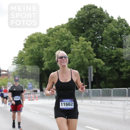 29.06.2025 - hella hamburg halbmarathon Jannik Wohlers http://msf.ph/oto/8199394 29.06.2025 10:25:07 Lombardsbrücke 1093, 2278, 3343, 5028, 6869, 9811, 10845, 10846, 11157, 11662, 13510, 13653, 13842, 14936, 15016, 15119, 15283, 16421, 16422 meine-sportfotos.de