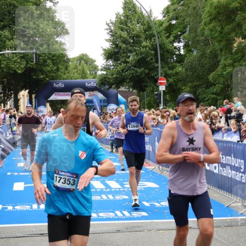 29.06.2025 - hella hamburg halbmarathon Zöllner http://msf.ph/oto/8199456 29.06.2025 10:46:56 Ziel 1139, 4091, 13940, 14385, 17172, 17492, 17669, 17892, 19105 meine-sportfotos.de