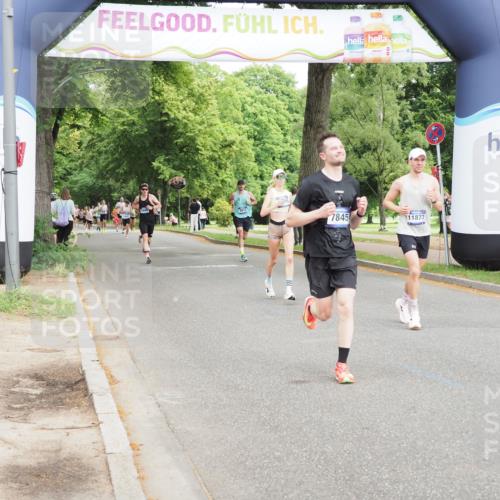 29.06.2025 - hella hamburg halbmarathon MichiJ http://msf.ph/oto/8199462 29.06.2025 10:21:18 Zwischen KM18-KM19 3955, 5187, 7845, 11877, 14450 meine-sportfotos.de