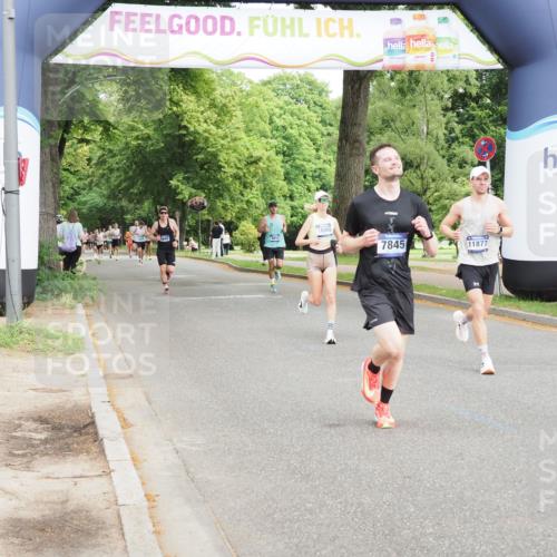 29.06.2025 - hella hamburg halbmarathon MichiJ http://msf.ph/oto/8199475 29.06.2025 10:21:18 Zwischen KM18-KM19 3955, 5187, 7845, 11877, 14450 meine-sportfotos.de