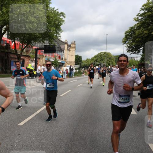 29.06.2025 - hella hamburg halbmarathon Yannick Fuchs http://msf.ph/oto/8199505 29.06.2025 10:44:39 20KM 1119, 1399, 1461, 1466, 1507, 1630, 1750, 1817, 2207, 3654, 4127, 4346, 5115, 6027, 6662, 6712, 6795, 7052, 7176, 7397, 7583, 7930, 7932, 8313, 8572, 8657, 8704, 8819, 9057, 10371, 10750, 11356, 11455, 11607, 12527, 12624, 13008, 13609, 13687, 13701, 13812, 13875, 14034, 14257, 14626, 15362, 15395, 15803, 15950, 16716, 16806, 17179, 17221, 17247, 17384, 18066, 18370, 18394, 18657, 18658, 18811 meine-sportfotos.de