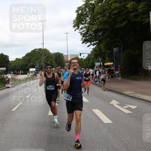 29.06.2025 - hella hamburg halbmarathon Yannick Fuchs http://msf.ph/oto/8199534 29.06.2025 10:31:50 20KM 1290, 1411, 2196, 2767, 4860, 4865, 5003, 5092, 5307, 6123, 6458, 6529, 7310, 7482, 8362, 9178, 9296, 9914, 10190, 10451, 10680, 10738, 13141, 13854, 13972, 14387, 14459, 14691, 14934, 15178, 15261, 15410, 15939, 16523, 16992, 17024, 17125, 17137, 17658, 17723, 18159, 18384, 18824 meine-sportfotos.de