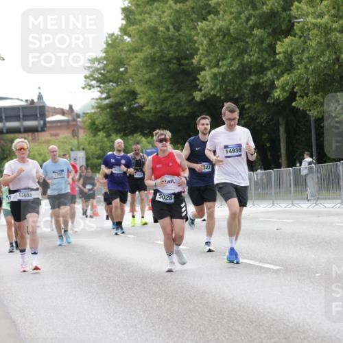 29.06.2025 - hella hamburg halbmarathon Jannik Wohlers http://msf.ph/oto/8199555 29.06.2025 10:25:13 Lombardsbrücke 1093, 1305, 1481, 3343, 3765, 4378, 5028, 8881, 9811, 10845, 10846, 11157, 11662, 12505, 13653, 13842, 14936, 15283, 16289, 16354, 16381, 16927 meine-sportfotos.de