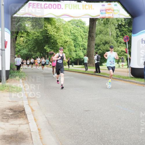 29.06.2025 - hella hamburg halbmarathon MichiJ http://msf.ph/oto/8199590 29.06.2025 10:21:21 Zwischen KM18-KM19 3955, 4812, 7845, 11877, 14450, 16065 meine-sportfotos.de