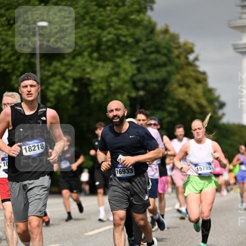29.06.2025 - hella hamburg halbmarathon Dr. Thomas Lammeyer http://msf.ph/oto/8199664 29.06.2025 10:11:36 Kennedybrücke 1893, 1993, 2136, 3929, 4262, 5242, 5287, 5807, 5845, 5926, 6196, 6517, 6518, 6707, 6713, 6715, 6833, 7503, 7760, 8585, 9967, 10283, 10700, 10703, 11114 meine-sportfotos.de