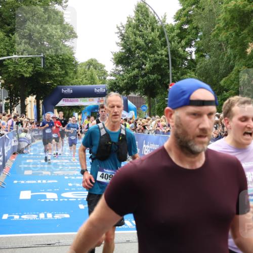 29.06.2025 - hella hamburg halbmarathon Zöllner http://msf.ph/oto/8199686 29.06.2025 10:47:01 Ziel 1139, 1689, 4091, 4377, 10122, 13728, 14385, 14415, 14449, 14594, 14783, 15825, 16081, 17979 meine-sportfotos.de