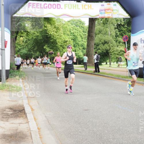 29.06.2025 - hella hamburg halbmarathon MichiJ http://msf.ph/oto/8199696 29.06.2025 10:21:21 Zwischen KM18-KM19 3955, 4812, 7845, 11877, 14450, 16065 meine-sportfotos.de