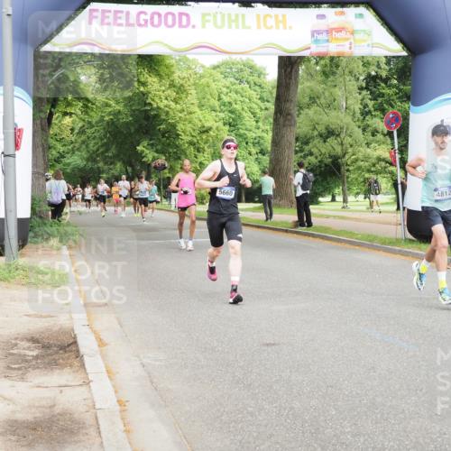 29.06.2025 - hella hamburg halbmarathon MichiJ http://msf.ph/oto/8199715 29.06.2025 10:21:21 Zwischen KM18-KM19 3955, 4812, 7845, 11877, 14450, 16065 meine-sportfotos.de
