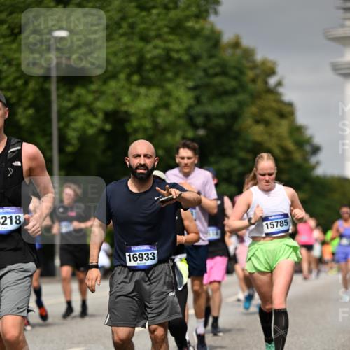 29.06.2025 - hella hamburg halbmarathon Dr. Thomas Lammeyer http://msf.ph/oto/8199745 29.06.2025 10:11:37 Kennedybrücke 1893, 1993, 2136, 3929, 4262, 5242, 5845, 5899, 5926, 6196, 6517, 6518, 6707, 6713, 6715, 6833, 7503, 7760, 8585, 9967, 10283, 10700, 10703, 11114 meine-sportfotos.de