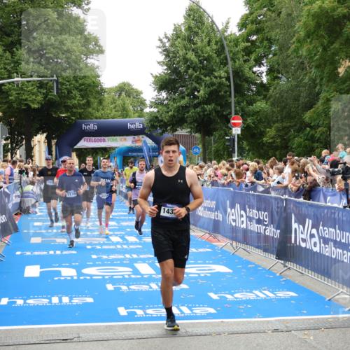 29.06.2025 - hella hamburg halbmarathon Zöllner http://msf.ph/oto/8199749 29.06.2025 10:47:03 Ziel 1139, 1689, 4377, 5472, 9794, 10122, 13728, 14385, 14415, 14449, 14594, 14783, 15825, 16081, 17979 meine-sportfotos.de