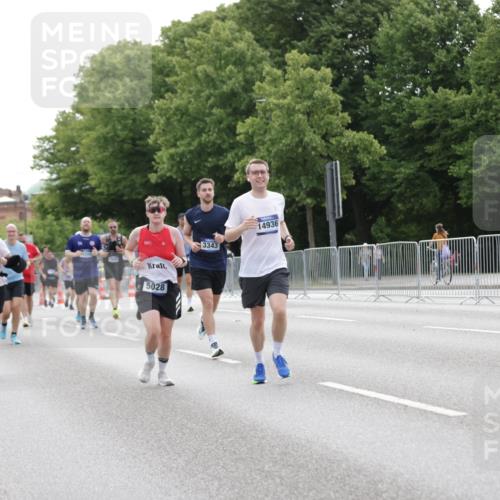 29.06.2025 - hella hamburg halbmarathon Jannik Wohlers http://msf.ph/oto/8199958 29.06.2025 10:25:14 Lombardsbrücke 1093, 1305, 1481, 3343, 3765, 4378, 5028, 8881, 9811, 10845, 10846, 11157, 11662, 12074, 12505, 13653, 13842, 14936, 15283, 16289, 16354, 16381, 16927 meine-sportfotos.de