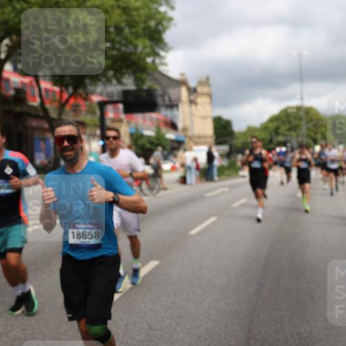 29.06.2025 - hella hamburg halbmarathon Yannick Fuchs http://msf.ph/oto/8199960 29.06.2025 10:44:39 20KM 1119, 1399, 1461, 1466, 1507, 1630, 1750, 1817, 2207, 3654, 4127, 4346, 5115, 6027, 6662, 6712, 6795, 7052, 7176, 7397, 7583, 7930, 7932, 8313, 8572, 8657, 8704, 8819, 9057, 10371, 10750, 11356, 11455, 11607, 12527, 12624, 13008, 13609, 13687, 13701, 13812, 13875, 14034, 14257, 14626, 15362, 15395, 15803, 15950, 16716, 16806, 17179, 17221, 17247, 17384, 18066, 18370, 18394, 18657, 18658, 18811 meine-sportfotos.de