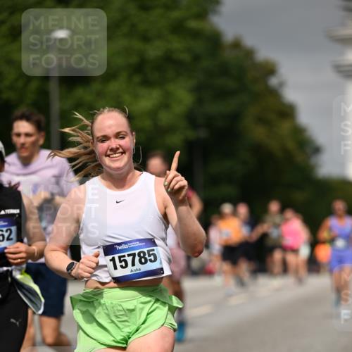 29.06.2025 - hella hamburg halbmarathon Dr. Thomas Lammeyer http://msf.ph/oto/8199977 29.06.2025 10:11:39 Kennedybrücke 1893, 1993, 2136, 3929, 4262, 5242, 5845, 5899, 5926, 6196, 6517, 6518, 6707, 6713, 6715, 6833, 7503, 7760, 8585, 9967, 10283, 10700 meine-sportfotos.de