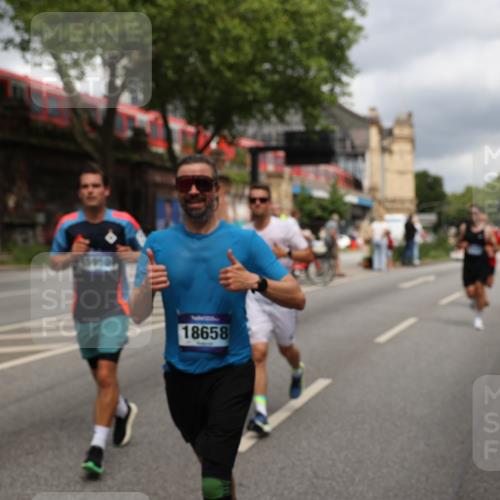 29.06.2025 - hella hamburg halbmarathon Yannick Fuchs http://msf.ph/oto/8200011 29.06.2025 10:44:40 20KM 1119, 1399, 1461, 1466, 1507, 1630, 1750, 1817, 2207, 3654, 4127, 4346, 5115, 6027, 6662, 6712, 6795, 7052, 7176, 7397, 7583, 7930, 7932, 8572, 8657, 8704, 8819, 9057, 10371, 10750, 11356, 11455, 11607, 12624, 13008, 13609, 13687, 13701, 13812, 13875, 14034, 14257, 14626, 15362, 15395, 15803, 15950, 16716, 16806, 17179, 17221, 17247, 17384, 18066, 18370, 18394, 18657, 18658, 18811 meine-sportfotos.de