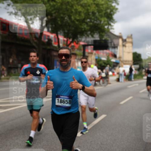 29.06.2025 - hella hamburg halbmarathon Yannick Fuchs http://msf.ph/oto/8200015 29.06.2025 10:44:40 20KM 1119, 1399, 1461, 1466, 1507, 1630, 1750, 1817, 2207, 3654, 4127, 4346, 5115, 6027, 6662, 6712, 6795, 7052, 7176, 7397, 7583, 7930, 7932, 8572, 8657, 8704, 8819, 9057, 10371, 10750, 11356, 11455, 11607, 12624, 13008, 13609, 13687, 13701, 13812, 13875, 14034, 14257, 14626, 15362, 15395, 15803, 15950, 16716, 16806, 17179, 17221, 17247, 17384, 18066, 18370, 18394, 18657, 18658, 18811 meine-sportfotos.de