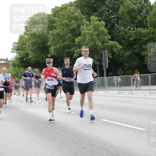 29.06.2025 - hella hamburg halbmarathon Jannik Wohlers http://msf.ph/oto/8200035 29.06.2025 10:25:14 Lombardsbrücke 1093, 1305, 1481, 3343, 3765, 4378, 5028, 8881, 9811, 10845, 10846, 11157, 11662, 12074, 12505, 13653, 13842, 14936, 15283, 16289, 16354, 16381, 16927 meine-sportfotos.de