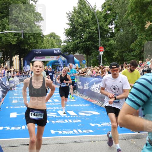 29.06.2025 - hella hamburg halbmarathon Zöllner http://msf.ph/oto/8200049 29.06.2025 10:47:09 Ziel 1460, 4093, 4377, 5472, 6700, 7908, 9794, 12579, 13007, 14415, 14783, 15684, 15825 meine-sportfotos.de