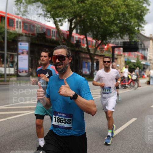 29.06.2025 - hella hamburg halbmarathon Yannick Fuchs http://msf.ph/oto/8200120 29.06.2025 10:44:40 20KM 1119, 1399, 1461, 1466, 1507, 1630, 1750, 1817, 2207, 3654, 4127, 4346, 5115, 6027, 6662, 6712, 6795, 7052, 7176, 7397, 7583, 7930, 7932, 8572, 8657, 8704, 8819, 9057, 10371, 10750, 11356, 11455, 11607, 12624, 13008, 13609, 13687, 13701, 13812, 13875, 14034, 14257, 14626, 15362, 15395, 15803, 15950, 16716, 16806, 17179, 17221, 17247, 17384, 18066, 18370, 18394, 18657, 18658, 18811 meine-sportfotos.de