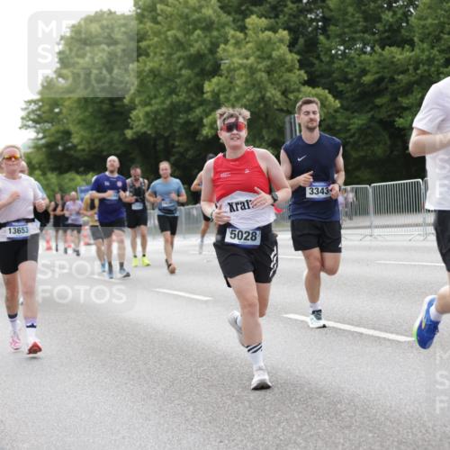 29.06.2025 - hella hamburg halbmarathon Jannik Wohlers http://msf.ph/oto/8200160 29.06.2025 10:25:15 Lombardsbrücke 1093, 1305, 1481, 3343, 3765, 4378, 5028, 8881, 9811, 10104, 10845, 10846, 11662, 11699, 12074, 12505, 13653, 13842, 14936, 15283, 16289, 16354, 16381, 16927 meine-sportfotos.de