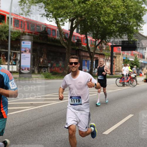 29.06.2025 - hella hamburg halbmarathon Yannick Fuchs http://msf.ph/oto/8200187 29.06.2025 10:44:40 20KM 1119, 1399, 1461, 1466, 1507, 1630, 1750, 1817, 2207, 3654, 4127, 4346, 5115, 6027, 6662, 6712, 6795, 7052, 7176, 7397, 7583, 7930, 7932, 8572, 8657, 8704, 8819, 9057, 10371, 10750, 11356, 11455, 11607, 12624, 13008, 13609, 13687, 13701, 13812, 13875, 14034, 14257, 14626, 15362, 15395, 15803, 15950, 16716, 16806, 17179, 17221, 17247, 17384, 18066, 18370, 18394, 18657, 18658, 18811 meine-sportfotos.de