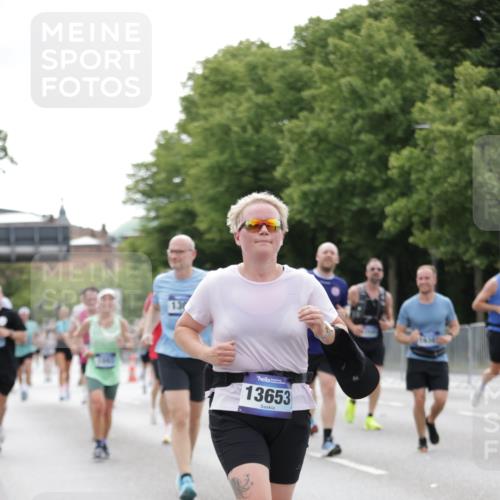29.06.2025 - hella hamburg halbmarathon Jannik Wohlers http://msf.ph/oto/8200192 29.06.2025 10:25:17 Lombardsbrücke 1093, 1305, 1479, 1481, 3343, 3765, 4378, 5028, 8881, 9811, 10104, 10845, 10846, 11699, 12074, 12505, 13653, 13842, 14936, 15283, 16289, 16354, 16381, 16927 meine-sportfotos.de