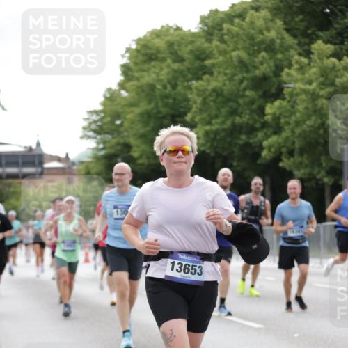 29.06.2025 - hella hamburg halbmarathon Jannik Wohlers http://msf.ph/oto/8200233 29.06.2025 10:25:17 Lombardsbrücke 1093, 1305, 1479, 1481, 3343, 3765, 4378, 5028, 8881, 9811, 10104, 10845, 10846, 11699, 12074, 12505, 13653, 13842, 14936, 15283, 16289, 16354, 16381, 16927 meine-sportfotos.de