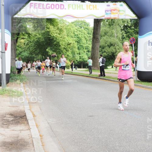 29.06.2025 - hella hamburg halbmarathon MichiJ http://msf.ph/oto/8200234 29.06.2025 10:21:24 Zwischen KM18-KM19 1894, 4812, 5660, 7845, 11877, 14450, 16065 meine-sportfotos.de