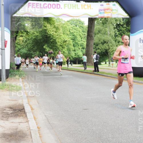 29.06.2025 - hella hamburg halbmarathon MichiJ http://msf.ph/oto/8200255 29.06.2025 10:21:24 Zwischen KM18-KM19 1894, 4812, 5660, 7845, 11877, 14450, 16065 meine-sportfotos.de