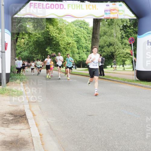 29.06.2025 - hella hamburg halbmarathon MichiJ http://msf.ph/oto/8200266 29.06.2025 10:21:27 Zwischen KM18-KM19 1894, 4812, 5660, 15054, 16065 meine-sportfotos.de