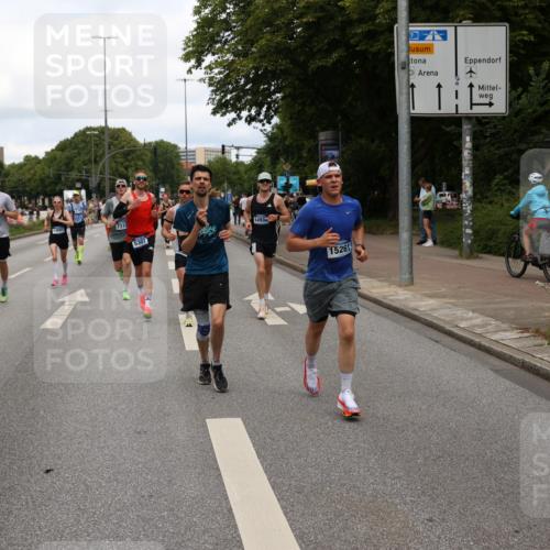 29.06.2025 - hella hamburg halbmarathon Yannick Fuchs http://msf.ph/oto/8200275 29.06.2025 10:31:55 20KM 1290, 2196, 2767, 4860, 4865, 5003, 5042, 5307, 5923, 6047, 6123, 6458, 7310, 7482, 8362, 9178, 9914, 10190, 10451, 10738, 12739, 13141, 13372, 13854, 14387, 14459, 14691, 14934, 15178, 15261, 15410, 15939, 16523, 16992, 17125, 17137, 17658, 18159, 18357, 18384, 18986 meine-sportfotos.de