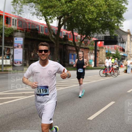 29.06.2025 - hella hamburg halbmarathon Yannick Fuchs http://msf.ph/oto/8200287 29.06.2025 10:44:41 20KM 1119, 1399, 1461, 1466, 1507, 1630, 1750, 1817, 2207, 3654, 4127, 4346, 5115, 6027, 6662, 6712, 6795, 7052, 7176, 7397, 7583, 7930, 7932, 8117, 8572, 8657, 8704, 8819, 9057, 10371, 11356, 11455, 11607, 12624, 13008, 13609, 13687, 13701, 13875, 14034, 14257, 14626, 15362, 15395, 15803, 15950, 16716, 16806, 17179, 17221, 17247, 17384, 18066, 18370, 18394, 18489, 18657, 18658, 18811 meine-sportfotos.de