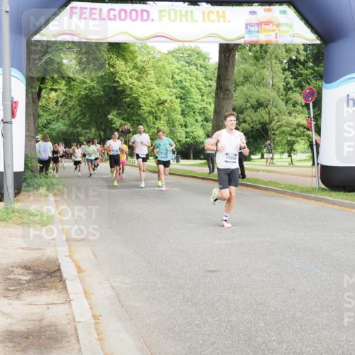 29.06.2025 - hella hamburg halbmarathon MichiJ http://msf.ph/oto/8200288 29.06.2025 10:21:27 Zwischen KM18-KM19 1894, 4812, 5660, 15054, 16065 meine-sportfotos.de