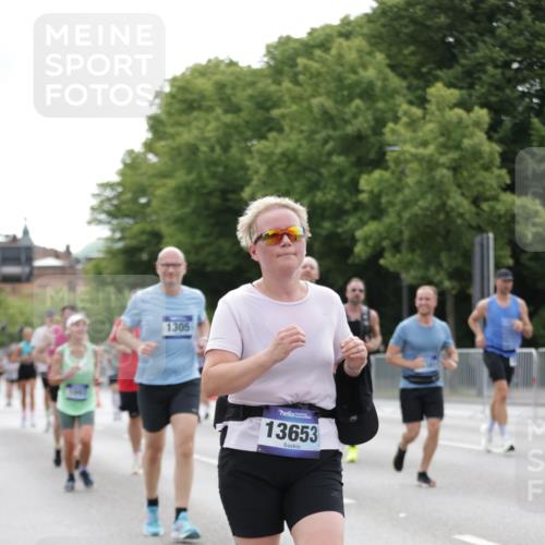 29.06.2025 - hella hamburg halbmarathon Jannik Wohlers http://msf.ph/oto/8200360 29.06.2025 10:25:17 Lombardsbrücke 1093, 1305, 1479, 1481, 3343, 3765, 4378, 5028, 8881, 9811, 10104, 10845, 10846, 11699, 12074, 12505, 13653, 13842, 14936, 15283, 16289, 16354, 16381, 16927 meine-sportfotos.de