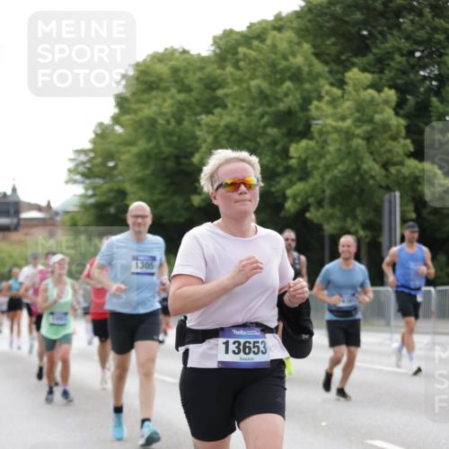 29.06.2025 - hella hamburg halbmarathon Jannik Wohlers http://msf.ph/oto/8200390 29.06.2025 10:25:17 Lombardsbrücke 1093, 1305, 1479, 1481, 3343, 3765, 4378, 5028, 8881, 9811, 10104, 10845, 10846, 11699, 12074, 12505, 13653, 13842, 14936, 15283, 16289, 16354, 16381, 16927 meine-sportfotos.de