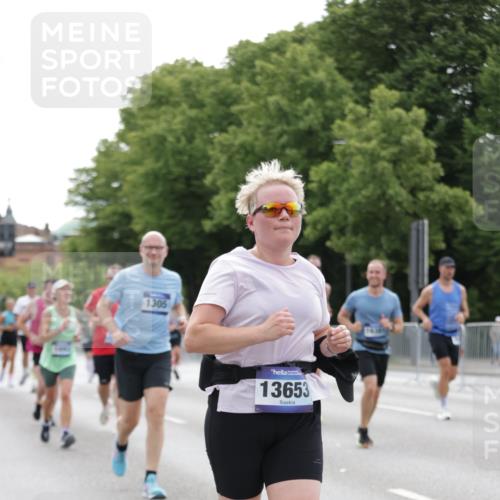 29.06.2025 - hella hamburg halbmarathon Jannik Wohlers http://msf.ph/oto/8200427 29.06.2025 10:25:17 Lombardsbrücke 1093, 1305, 1479, 1481, 3343, 3765, 4378, 5028, 8881, 9811, 10104, 10845, 10846, 11699, 12074, 12505, 13653, 13842, 14936, 15283, 16289, 16354, 16381, 16927 meine-sportfotos.de