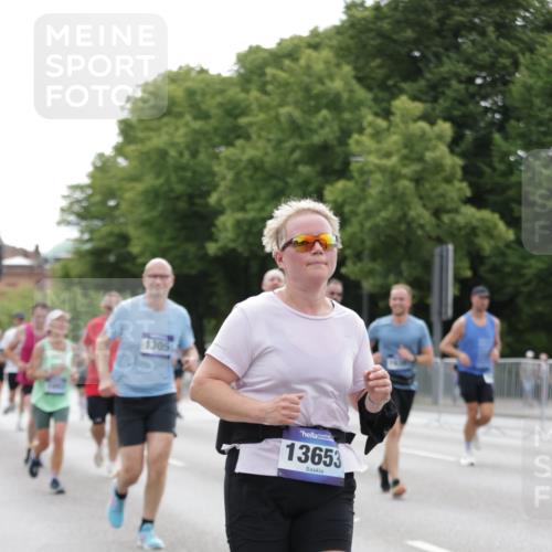 29.06.2025 - hella hamburg halbmarathon Jannik Wohlers http://msf.ph/oto/8200458 29.06.2025 10:25:18 Lombardsbrücke 1093, 1305, 1479, 1481, 3343, 3765, 4378, 4797, 5028, 8881, 9811, 10104, 10845, 10846, 11699, 12074, 12505, 13653, 14936, 15283, 16289, 16354, 16381, 16927 meine-sportfotos.de