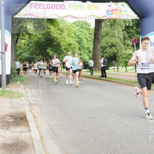 29.06.2025 - hella hamburg halbmarathon MichiJ http://msf.ph/oto/8200482 29.06.2025 10:21:28 Zwischen KM18-KM19 1894, 4812, 5660, 11199, 15054 meine-sportfotos.de