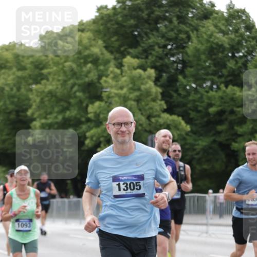 29.06.2025 - hella hamburg halbmarathon Jannik Wohlers http://msf.ph/oto/8200548 29.06.2025 10:25:19 Lombardsbrücke 1093, 1305, 1479, 1481, 3343, 3765, 4378, 4797, 5028, 6663, 8881, 9811, 10104, 10845, 11596, 11699, 12074, 12505, 13653, 14223, 14936, 15283, 16289, 16354, 16381, 16927 meine-sportfotos.de