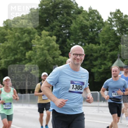 29.06.2025 - hella hamburg halbmarathon Jannik Wohlers http://msf.ph/oto/8200687 29.06.2025 10:25:20 Lombardsbrücke 1093, 1305, 1479, 1481, 3343, 3765, 4378, 4797, 5028, 6663, 8881, 9811, 10104, 11596, 11699, 12074, 12505, 12838, 13653, 14223, 14936, 15283, 16289, 16354, 16381, 16927 meine-sportfotos.de