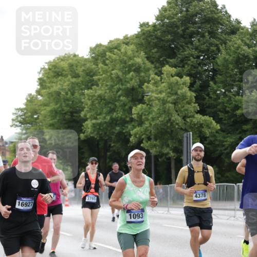 29.06.2025 - hella hamburg halbmarathon Jannik Wohlers http://msf.ph/oto/8200720 29.06.2025 10:25:20 Lombardsbrücke 1093, 1305, 1479, 1481, 3343, 3765, 4378, 4797, 5028, 6663, 8881, 9811, 10104, 11596, 11699, 12074, 12505, 12838, 13653, 14223, 14936, 15283, 16289, 16354, 16381, 16927 meine-sportfotos.de