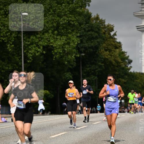 29.06.2025 - hella hamburg halbmarathon Dr. Thomas Lammeyer http://msf.ph/oto/8200725 29.06.2025 10:11:42 Kennedybrücke 1893, 1993, 2136, 3929, 4262, 5242, 5899, 5926, 6196, 6517, 6518, 6707, 6713, 6715, 6833, 7503, 7760, 8585, 9967, 10283, 10700 meine-sportfotos.de