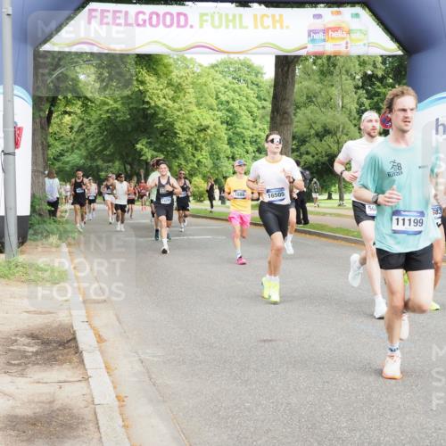 29.06.2025 - hella hamburg halbmarathon MichiJ http://msf.ph/oto/8200736 29.06.2025 10:21:31 Zwischen KM18-KM19 1686, 5070, 7965, 8883, 11199, 15054, 16505 meine-sportfotos.de