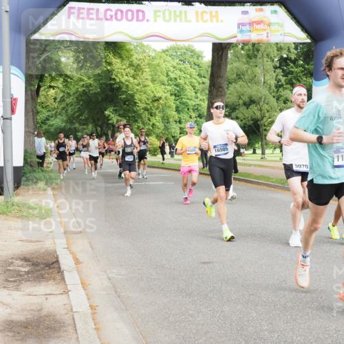 29.06.2025 - hella hamburg halbmarathon MichiJ http://msf.ph/oto/8200759 29.06.2025 10:21:31 Zwischen KM18-KM19 1686, 5070, 7965, 8883, 11199, 15054, 16505 meine-sportfotos.de