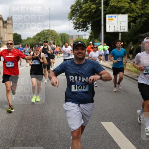 29.06.2025 - hella hamburg halbmarathon Yannick Fuchs http://msf.ph/oto/8200784 29.06.2025 10:44:42 20KM 1119, 1399, 1461, 1466, 1507, 1630, 1750, 1817, 2207, 3654, 4127, 4346, 5115, 6027, 6662, 6712, 6795, 7052, 7176, 7397, 7583, 7930, 7932, 8117, 8572, 8657, 8704, 8819, 9057, 10371, 11356, 11455, 11607, 12624, 13008, 13609, 13687, 13701, 13875, 14034, 14257, 14626, 15362, 15395, 15803, 15950, 16716, 16806, 17179, 17221, 17247, 17384, 18006, 18066, 18370, 18394, 18489, 18657, 18658, 18811 meine-sportfotos.de
