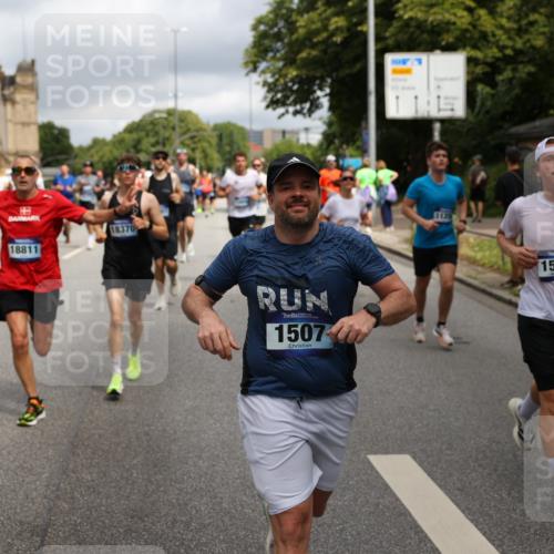 29.06.2025 - hella hamburg halbmarathon Yannick Fuchs http://msf.ph/oto/8200803 29.06.2025 10:44:42 20KM 1119, 1399, 1461, 1466, 1507, 1630, 1750, 1817, 2207, 3654, 4127, 4346, 5115, 6027, 6662, 6712, 6795, 7052, 7176, 7397, 7583, 7930, 7932, 8117, 8572, 8657, 8704, 8819, 9057, 10371, 11356, 11455, 11607, 12624, 13008, 13609, 13687, 13701, 13875, 14034, 14257, 14626, 15362, 15395, 15803, 15950, 16716, 16806, 17179, 17221, 17247, 17384, 18006, 18066, 18370, 18394, 18489, 18657, 18658, 18811 meine-sportfotos.de