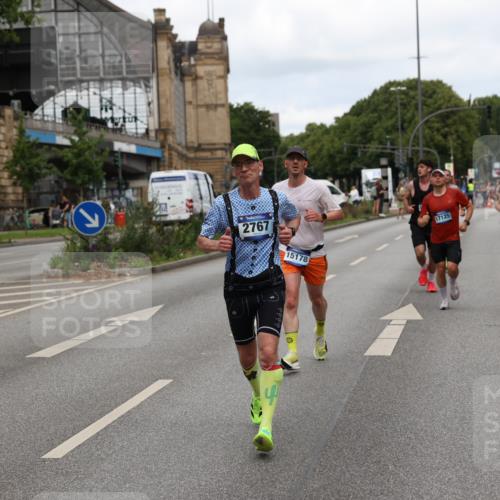 29.06.2025 - hella hamburg halbmarathon Yannick Fuchs http://msf.ph/oto/8200804 29.06.2025 10:32:00 20KM 1290, 2196, 2767, 4860, 4865, 5003, 5042, 5307, 5923, 6047, 6123, 6458, 7310, 9178, 9914, 10190, 10451, 10738, 12739, 12900, 13141, 13372, 13854, 14387, 14459, 14691, 14934, 15178, 15261, 15410, 15939, 16992, 17125, 17137, 17658, 18159, 18216, 18357, 18986 meine-sportfotos.de