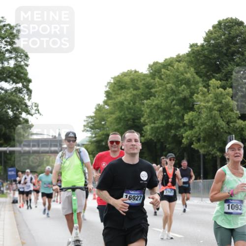 29.06.2025 - hella hamburg halbmarathon Jannik Wohlers http://msf.ph/oto/8200826 29.06.2025 10:25:21 Lombardsbrücke 1305, 1479, 1481, 3343, 3765, 4378, 4797, 5028, 6663, 8881, 9811, 10104, 10219, 11596, 11699, 12074, 12505, 12838, 13653, 14223, 14936, 16289, 16354, 16381, 16927, 17369 meine-sportfotos.de