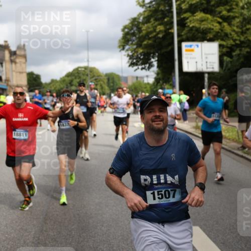 29.06.2025 - hella hamburg halbmarathon Yannick Fuchs http://msf.ph/oto/8200834 29.06.2025 10:44:43 20KM 1119, 1399, 1461, 1466, 1507, 1630, 1750, 1817, 2207, 3654, 4077, 4127, 4346, 5115, 6027, 6662, 6712, 6795, 7052, 7176, 7397, 7583, 7930, 7932, 8117, 8572, 8704, 8819, 9057, 10371, 11356, 11455, 11607, 12624, 13008, 13609, 13687, 13701, 13875, 14034, 14257, 14626, 15362, 15395, 15803, 15950, 16716, 16806, 17179, 17221, 17247, 17384, 18006, 18066, 18370, 18394, 18489, 18657, 18658, 18811 meine-sportfotos.de