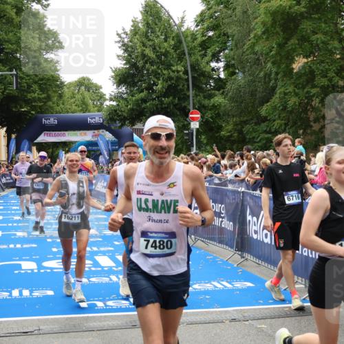 29.06.2025 - hella hamburg halbmarathon Zöllner http://msf.ph/oto/8200843 29.06.2025 10:47:21 Ziel 2864, 5024, 6134, 6168, 6203, 6716, 7480, 10208, 10211, 11518, 13672, 13782, 14722, 15611, 16089, 16286, 17915, 18856 meine-sportfotos.de